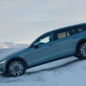 2019 Volvo V60 Cross Country - Off Road Snow Driving