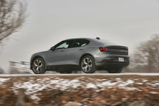 Выпущен Polestar 2 по доступной цене