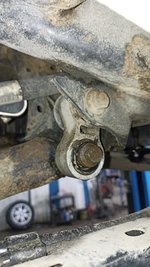 Club Volvo. Ru - Кидает зад на ямах