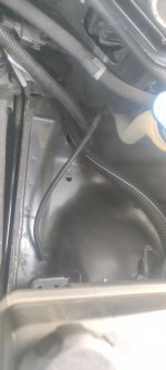 Club Volvo. Ru - Резиновая трубка в подкапотном. Club Volvo. Ru - Резиновая трубка в подкапотном.