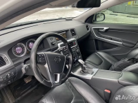 volvo s 60 2.5T (белая на черной коже)