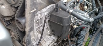 Club Volvo. Ru - Крепление бачка маслоотделителя?