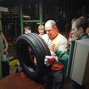 Экскурсия Клуба Вольво на завод Nokian Tyres