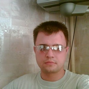 ну а тут я в женских очках со стразиками :-)