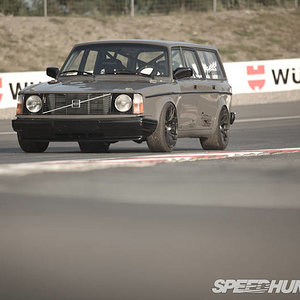 Magnus Volvo 245 LS Wagon 1 of 41