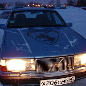 Старая, всеми знакомая Volvo 760 ))))