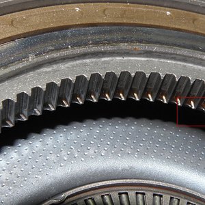 Выработка зубцов в некоторых местах достигает почти 50%