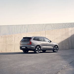 305699_Volvo_EX90.jpg