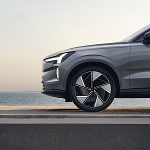 305701_Volvo_EX90.jpg