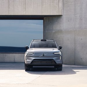 305703_Volvo_EX90.jpg