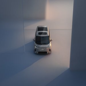 320114_Volvo_EM90_Concept_World_Stills.jpg