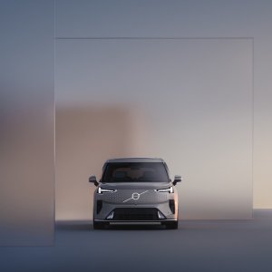 320117_Volvo_EM90_Concept_World_Stills.jpg