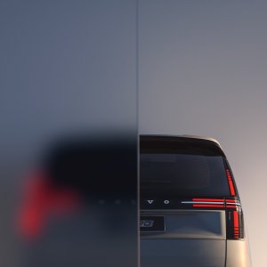320130_Volvo_EM90_Concept_World_Stills.jpg