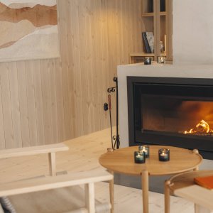 339589_Volvo_Cross_Country_winter_cabin_Swedish_Lapland.jpg