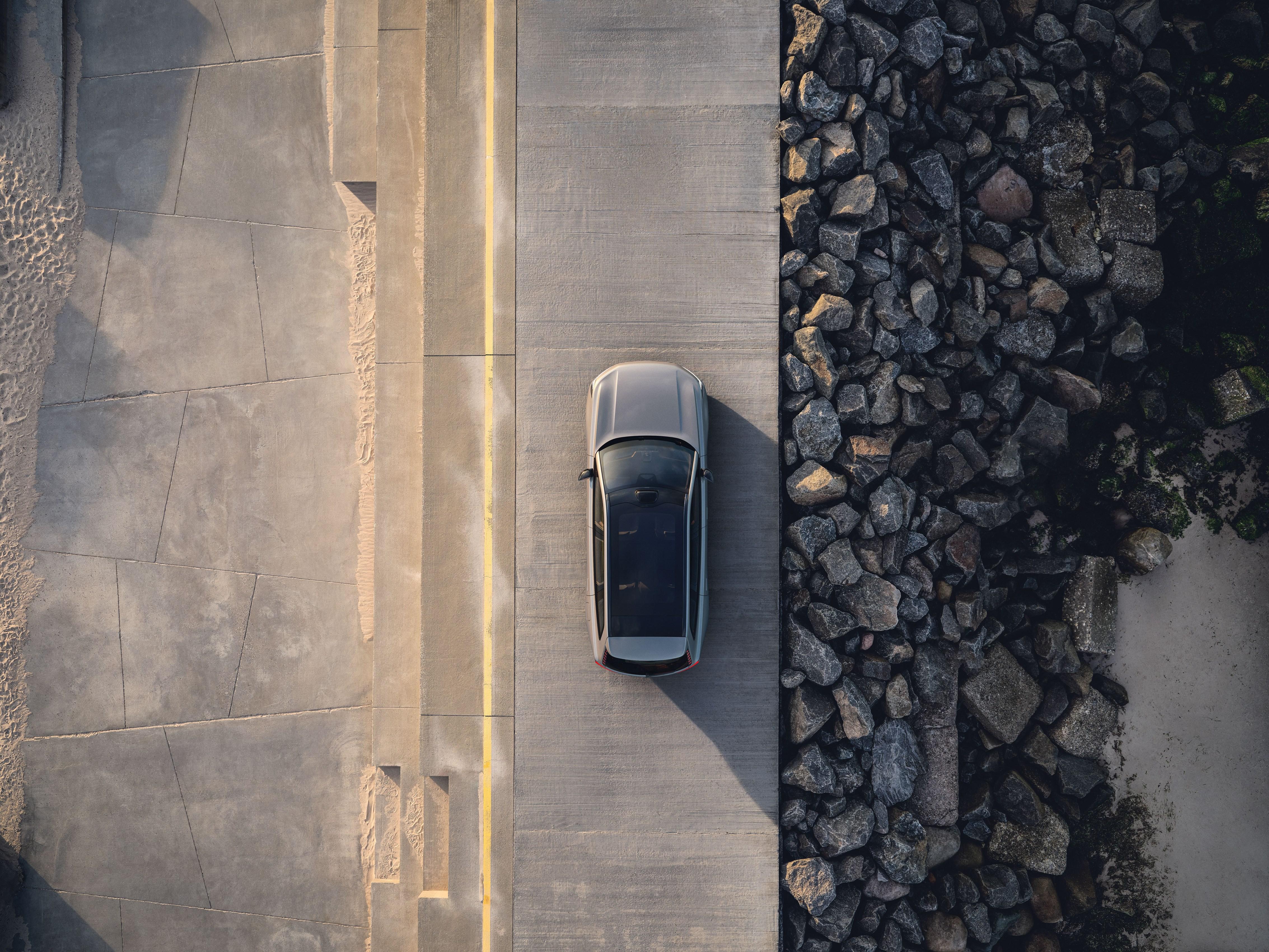 305717_Volvo_EX90.jpg