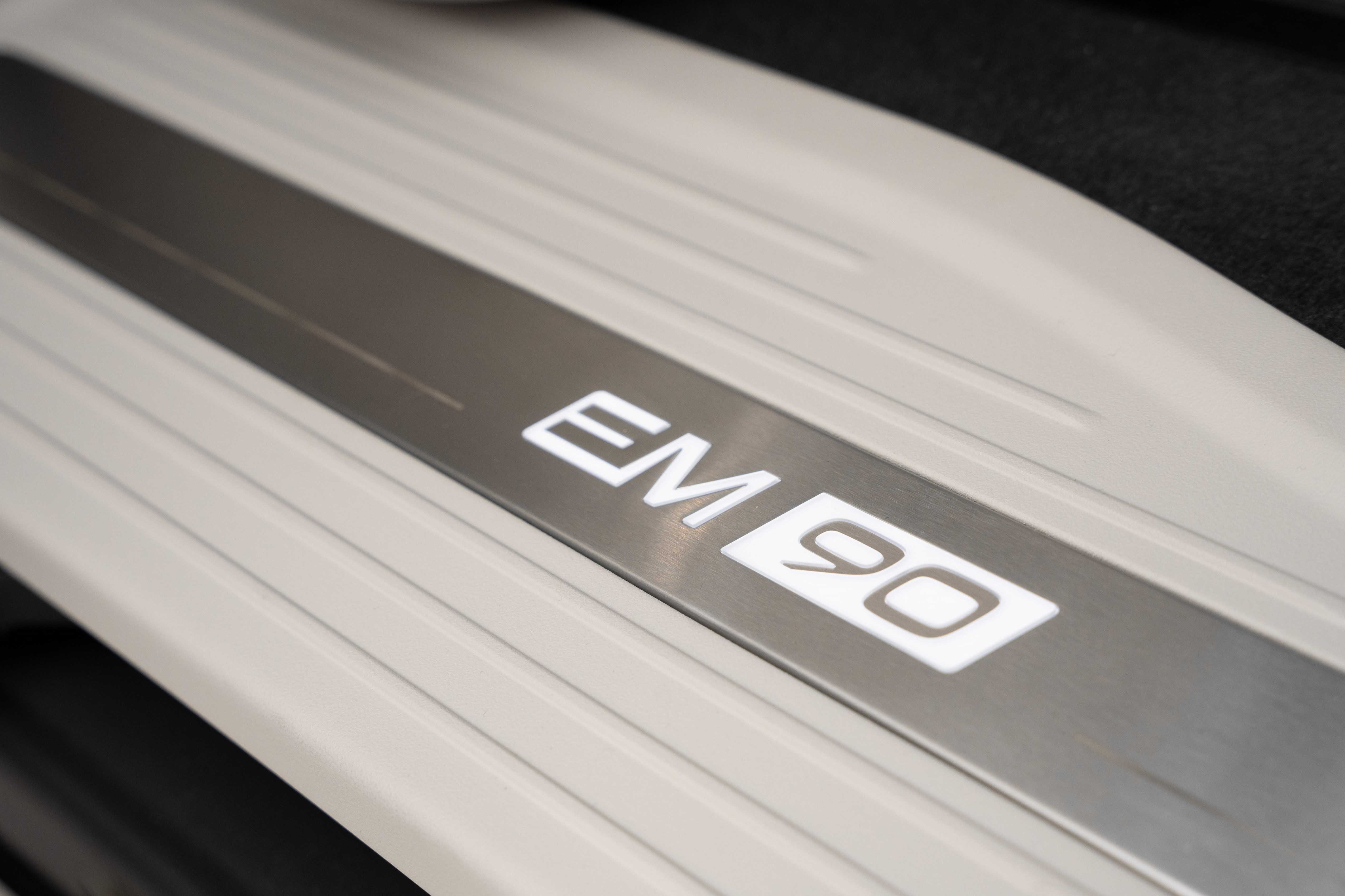 320150_Volvo_EM90_Studio_Stills.jpg