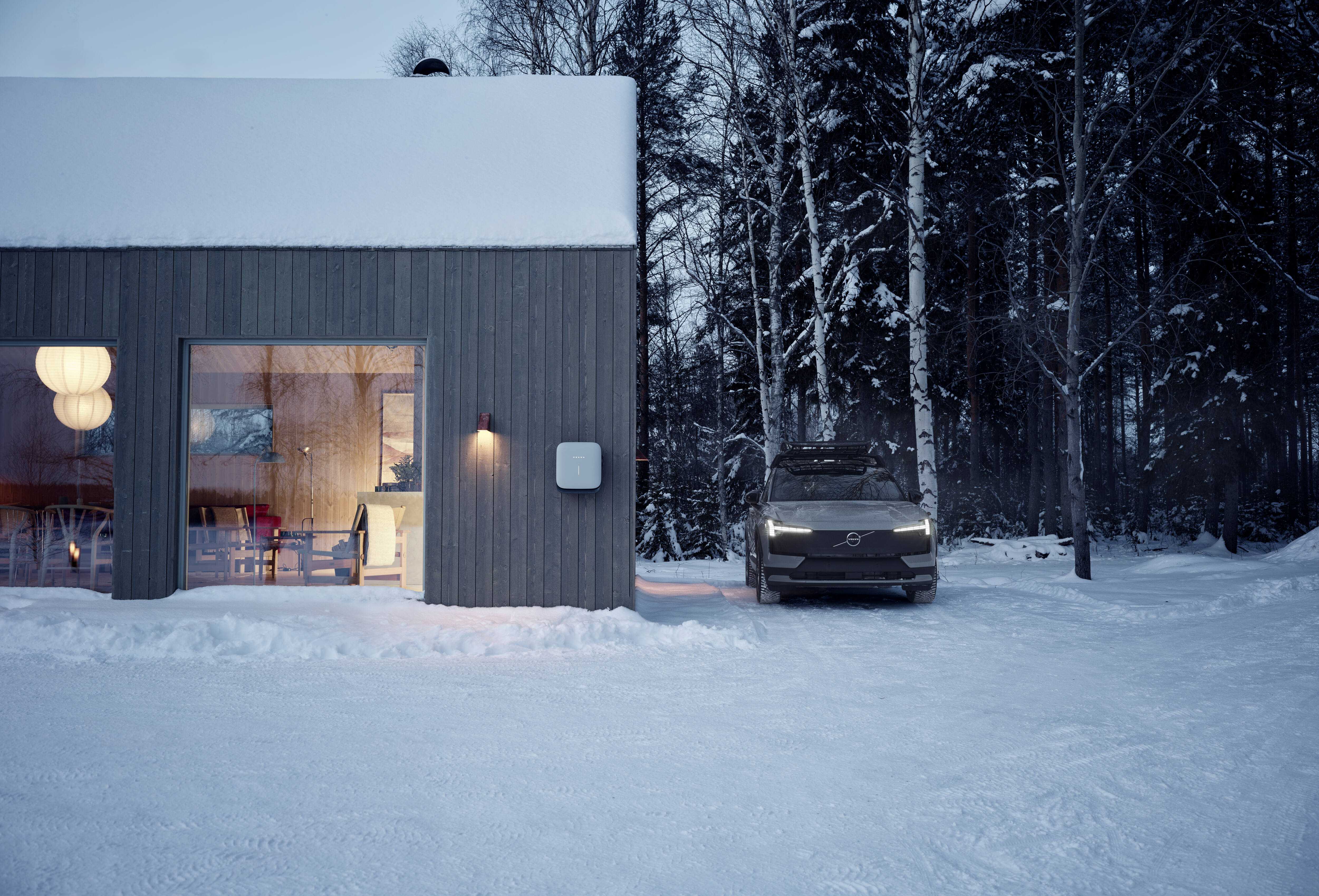 339532_Volvo_EX30_Cross_Country_with_Swedish_winter_cabin.jpg