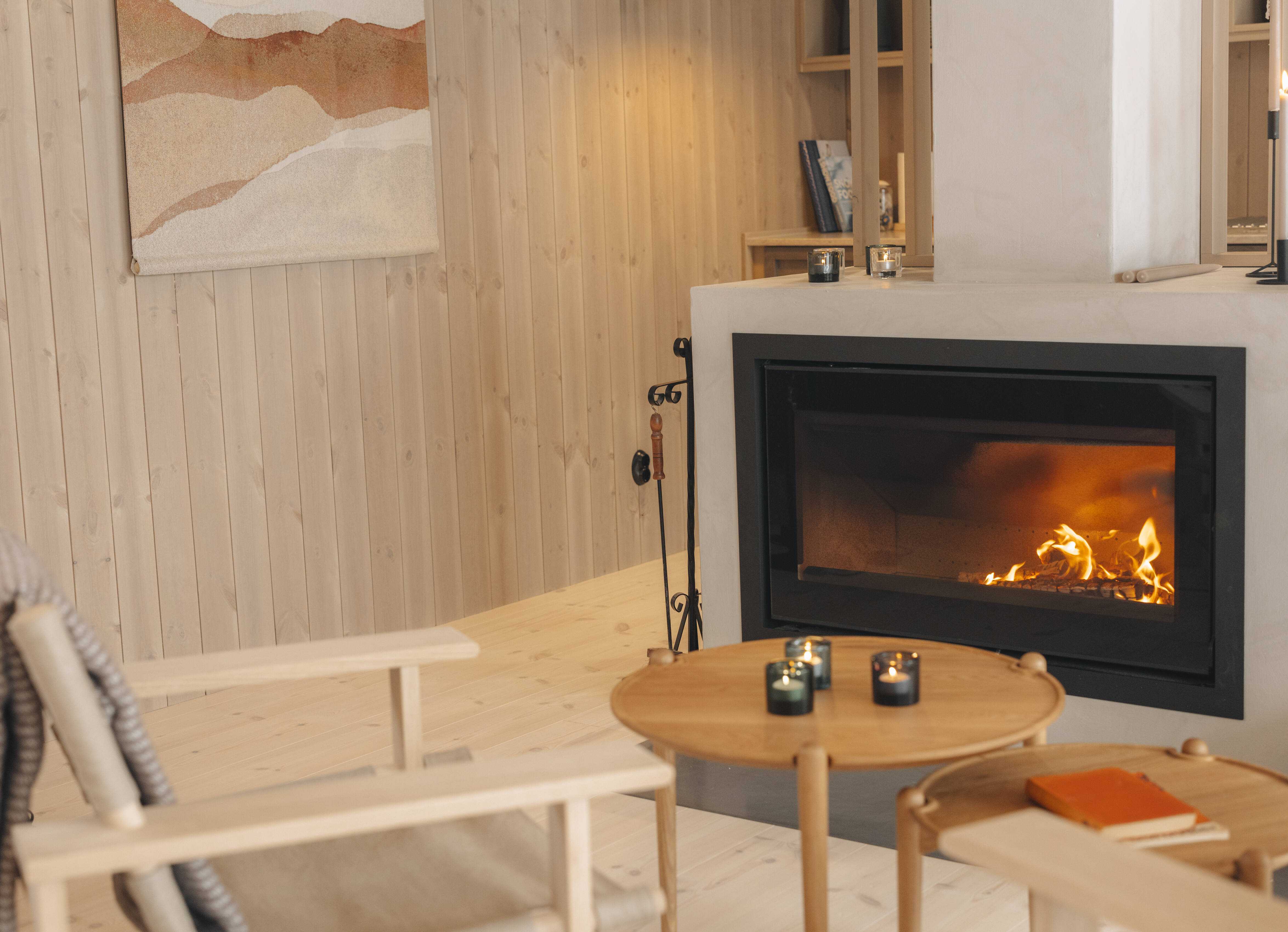 339589_Volvo_Cross_Country_winter_cabin_Swedish_Lapland.jpg