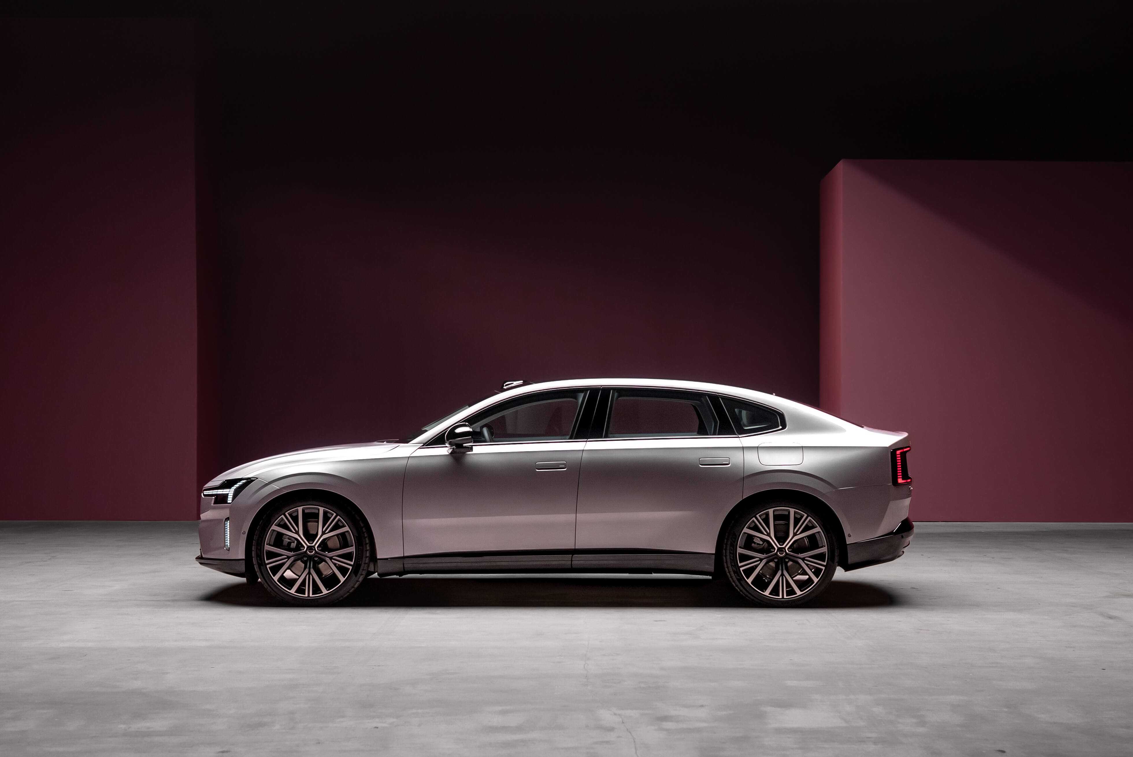 342396_Volvo_ES90_Exterior.jpg