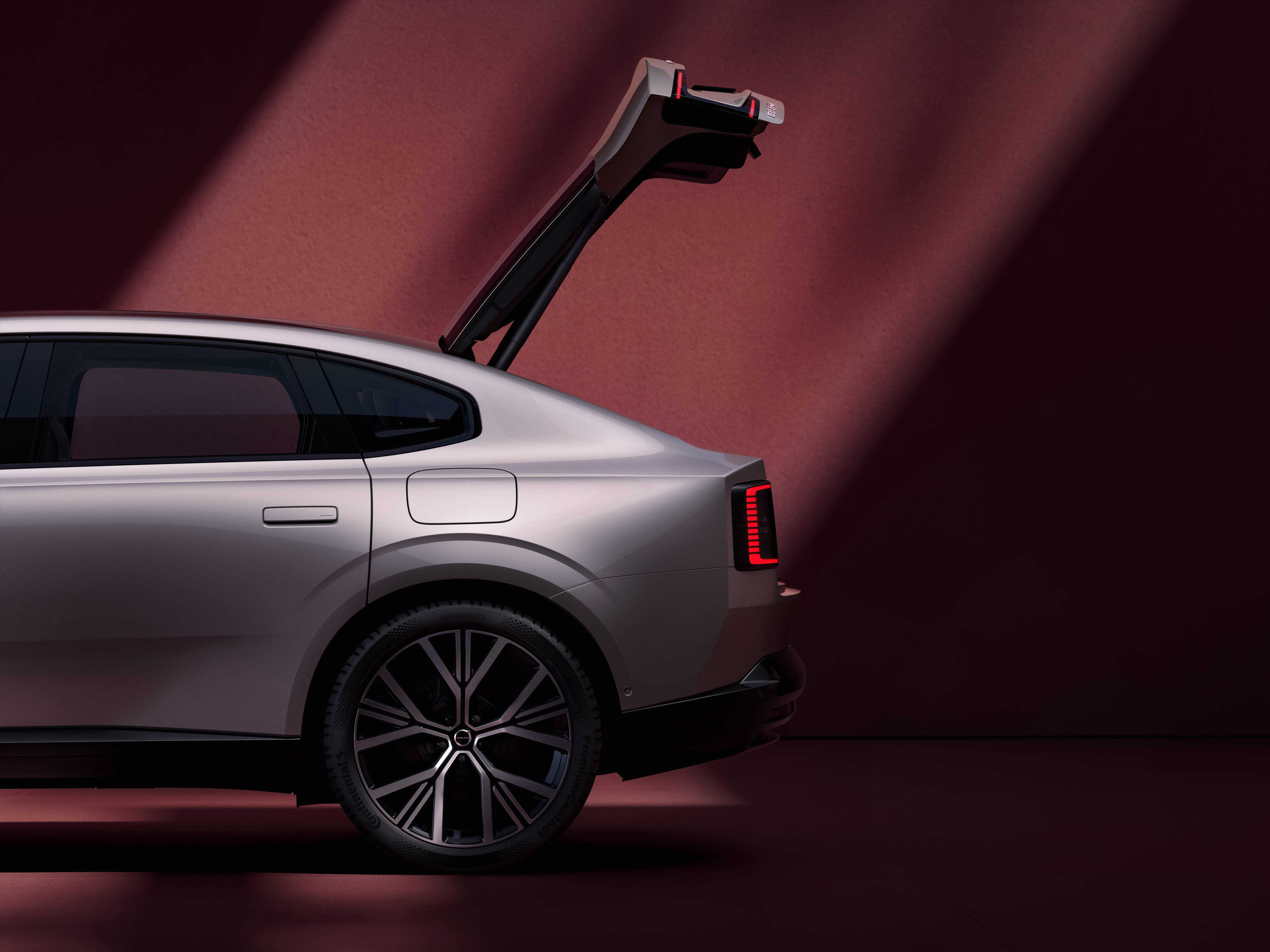 342445_Volvo_ES90_Exterior.jpg