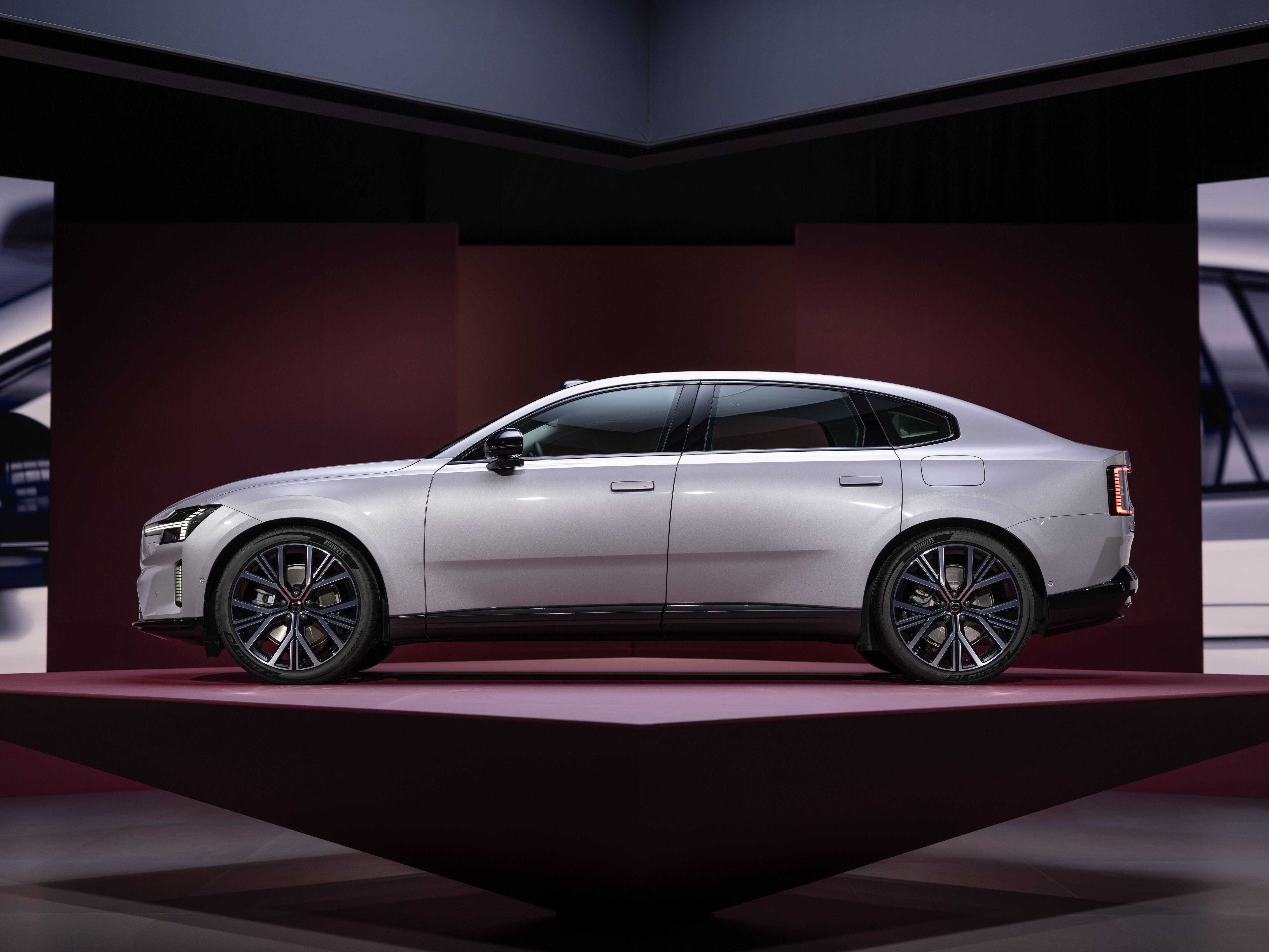 343506_Volvo_ES90_reveal_event.jpg