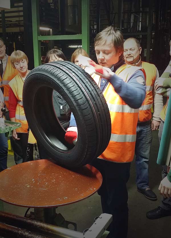 Экскурсия Клуба Вольво на завод Nokian Tyres