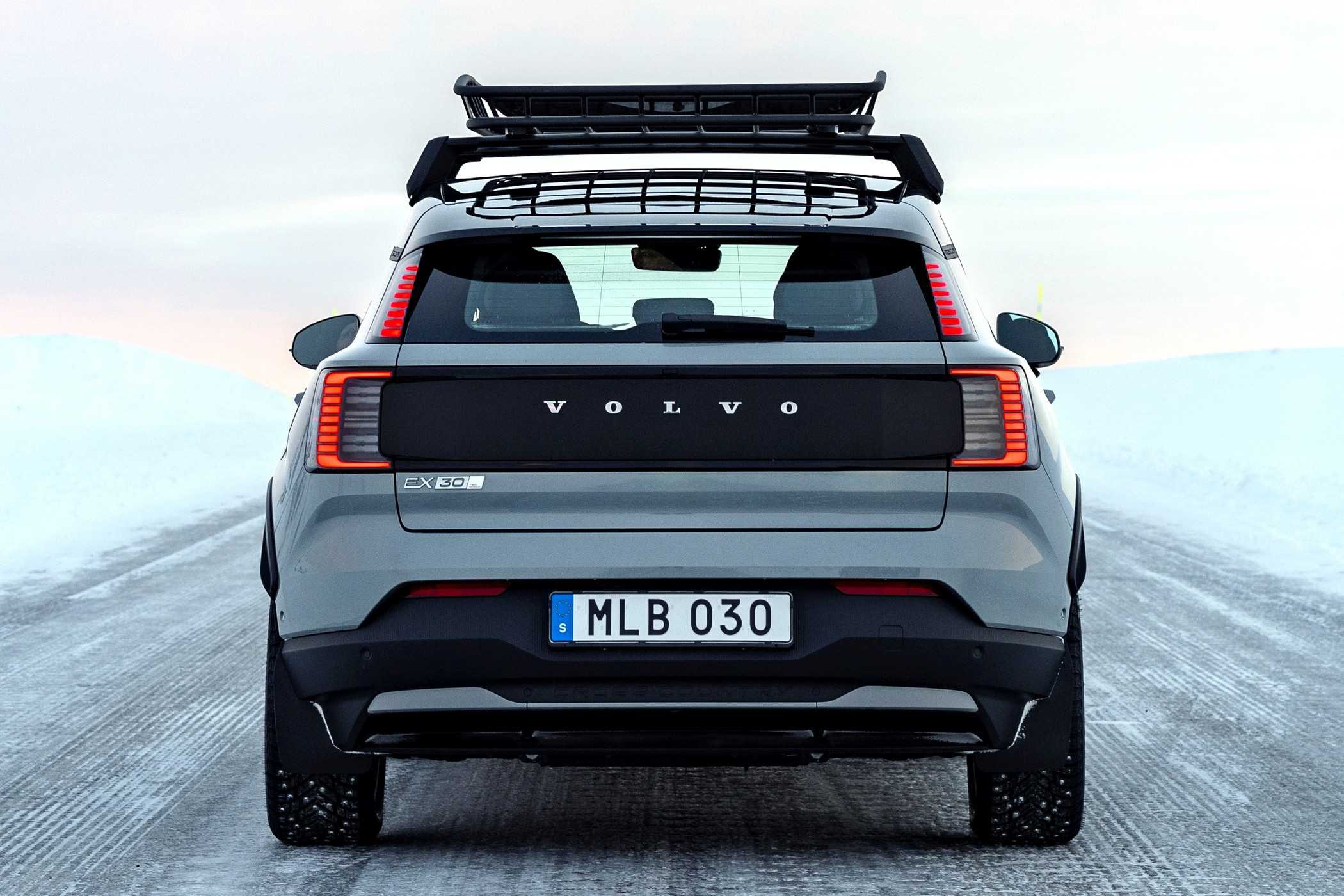 volvo-ex30-cross-country.
